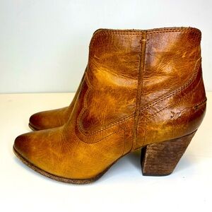 Frye 6.5 brown western leather Reina ankle boots